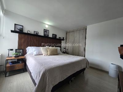 Apartamento de 2 alcobas en venta en Loma De Los Bernal, Medellín, 71 m² · foto 8 de 13