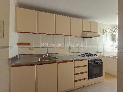 Apartamento en venta en Laureles, Medellín · foto 5 de 18