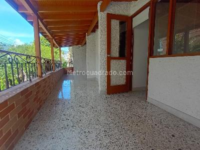 Apartamento de 3 alcobas en venta en Laureles, Medellín, 174 m² · foto 18 de 18