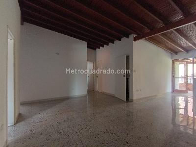 Apartamento de 3 alcobas en venta en Laureles, Medellín, 174 m² · foto 3 de 18