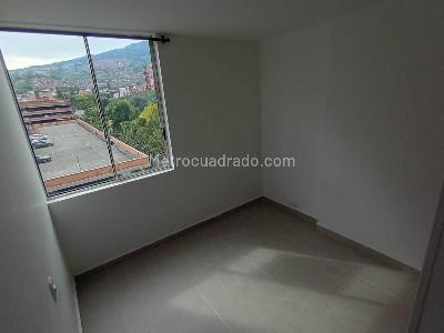 Apartamento de 3 alcobas en venta en Laureles, Medellín, 67 m² · foto 13 de 18