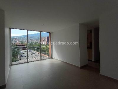 Apartamento de 3 alcobas en venta en Laureles, Medellín, 67 m² · foto 2 de 18