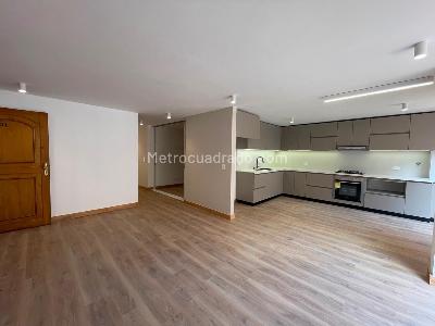 Apartamento de 3 alcobas en venta en Laureles, Medellín, 155 m² · foto 2 de 18