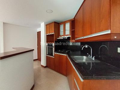 Apartamento de 2 alcobas en arriendo en Laureles, Medellín, 88 m² · foto 7 de 17