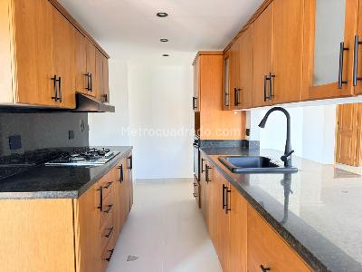 Apartamento de 4 alcobas en venta en Laureles, Medellín, 225 m² · foto 11 de 19
