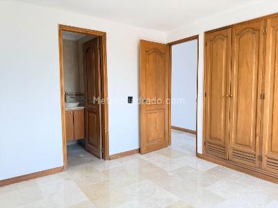 Apartamento de 4 alcobas en venta en Laureles, Medellín, 225 m² · foto 16 de 19