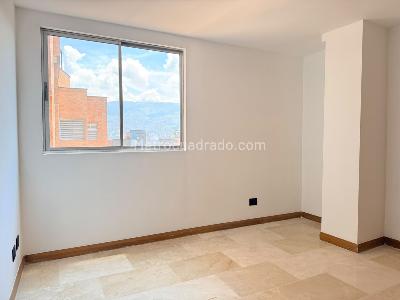 Apartamento de 4 alcobas en venta en Laureles, Medellín, 225 m² · foto 17 de 19