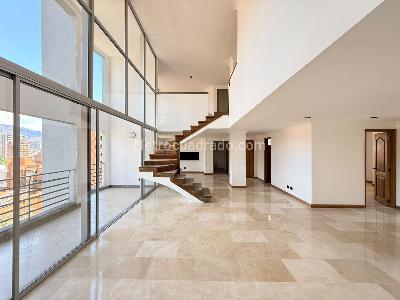 Apartamento de 4 alcobas en venta en Laureles, Medellín, 225 m² · foto 4 de 19