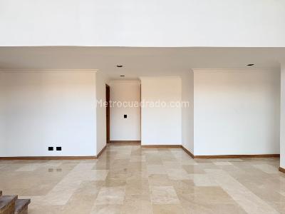 Apartamento de 4 alcobas en venta en Laureles, Medellín, 225 m² · foto 8 de 19
