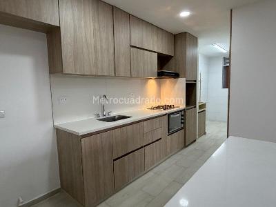 Apartamento de 3 alcobas en venta en Trinidad, Medellín, 86 m² · foto 3 de 12