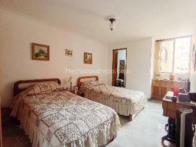 Apartamento de 3 alcobas en venta en Laureles, Medellín, 154 m² · foto 11 de 19