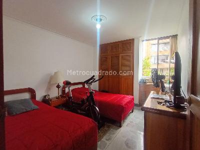 Apartamento de 3 alcobas en venta en Laureles, Medellín, 154 m² · foto 13 de 19