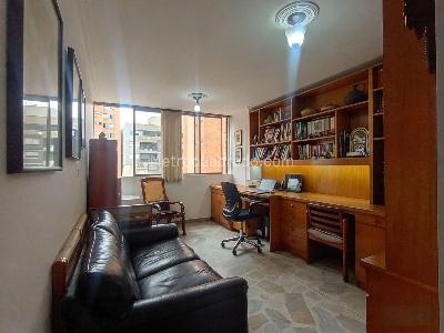 Apartamento de 3 alcobas en venta en Laureles, Medellín, 154 m² · foto 16 de 19