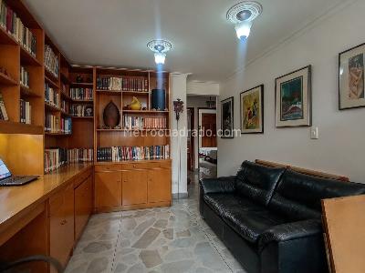 Apartamento de 3 alcobas en venta en Laureles, Medellín, 154 m² · foto 17 de 19
