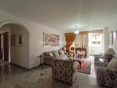 Apartamento de 3 alcobas en venta en Laureles, Medellín, 154 m² · foto 5 de 19