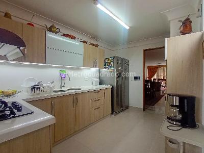 Apartamento de 3 alcobas en venta en Laureles, Medellín, 154 m² · foto 9 de 19