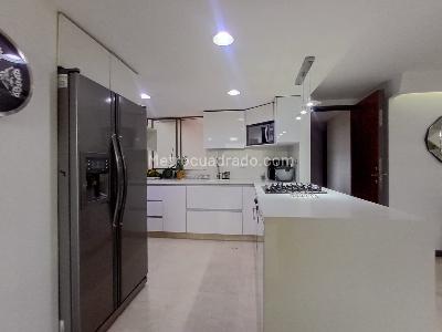 Apartamento de 3 alcobas en venta en La Castellana, Medellín, 118 m² · foto 8 de 20