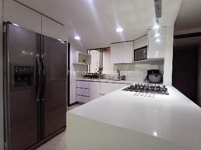Apartamento de 3 alcobas en venta en La Castellana, Medellín, 118 m² · foto 9 de 20