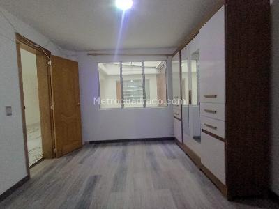 Casa de 5 alcobas en arriendo en Santa Teresita, Medellín, 204 m² · foto 10 de 20