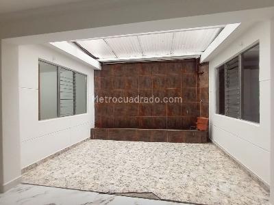 Casa de 5 alcobas en arriendo en Santa Teresita, Medellín, 204 m² · foto 14 de 20
