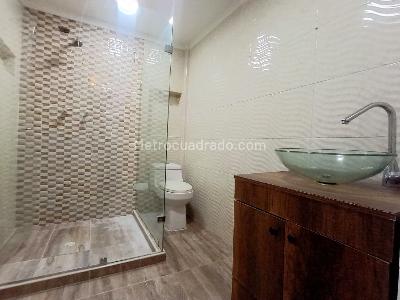 Casa de 5 alcobas en arriendo en Santa Teresita, Medellín, 204 m² · foto 17 de 20