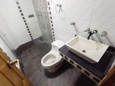 Casa de 5 alcobas en venta en Santa Teresita, Medellín, 204 m² · foto 18 de 20
