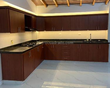 Apartamento de 3 alcobas en arriendo en Fátima, Medellín, 120 m² · foto 3 de 11