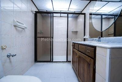 Apartamento de 4 alcobas en venta en Laureles, Medellín, 210 m² · foto 16 de 20