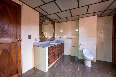 Apartamento de 4 alcobas en venta en Laureles, Medellín, 210 m² · foto 18 de 20