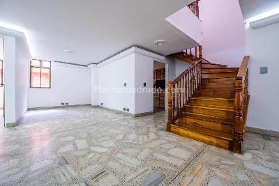 Apartamento de 4 alcobas en venta en Laureles, Medellín, 210 m² · foto 2 de 20