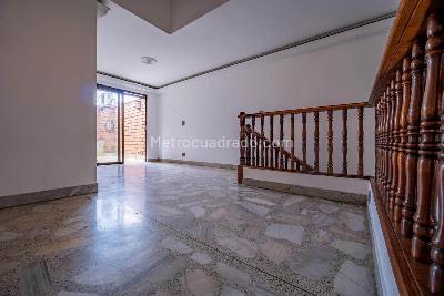 Apartamento de 4 alcobas en venta en Laureles, Medellín, 210 m² · foto 3 de 20