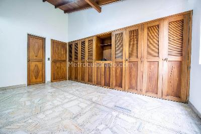 Apartamento de 4 alcobas en venta en Laureles, Medellín, 210 m² · foto 9 de 20