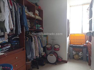 Apartamento de 3 alcobas en venta en El Rincón, Medellín, 67 m² · foto 11 de 14
