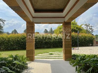 Casa de 4 alcobas en arriendo en Llano Grande Cabeceras, Medellín, 400 m² · foto 4 de 20