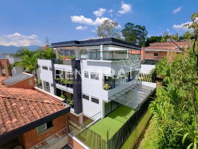 Casa de 5 alcobas en venta en El Poblado, Medellín, 900 m² · foto 2 de 20