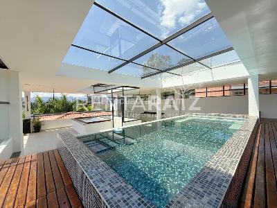Casa de 5 alcobas en venta en El Poblado, Medellín, 900 m² · foto 4 de 20