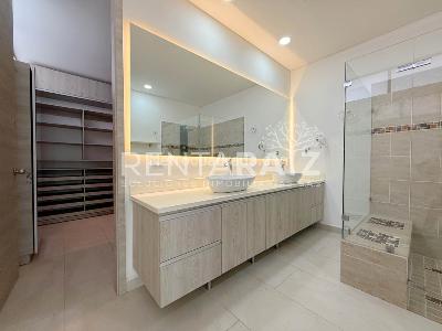 Casa de 5 alcobas en venta en El Poblado, Medellín, 900 m² · foto 19 de 20