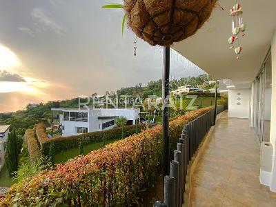 Casa de 5 alcobas en venta en Las Palmas, Medellín, 587 m² · foto 2 de 20