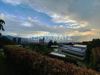 Casa de 5 alcobas en venta en Las Palmas, Medellín, 587 m² · foto 3 de 20