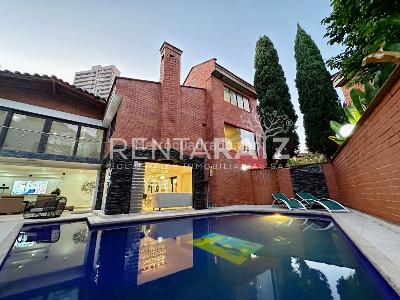 Casa de 4 alcobas en arriendo en Loma De Los Parra, Medellín, 340 m² · foto 2 de 20