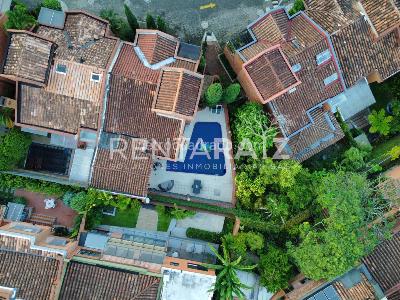 Casa de 4 alcobas en arriendo en Loma De Los Parra, Medellín, 340 m² · foto 3 de 20