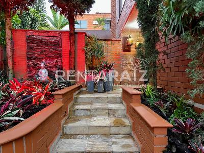 Casa de 4 alcobas en arriendo en Loma De Los Parra, Medellín, 340 m² · foto 13 de 20