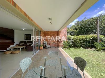 Casa de 3 alcobas en arriendo en San Lucas, Medellín, 243 m² · foto 3 de 20