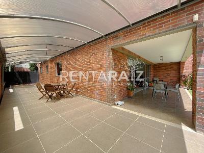 Casa de 3 alcobas en arriendo en San Lucas, Medellín, 243 m² · foto 4 de 20