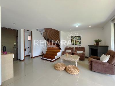 Casa de 3 alcobas en arriendo en San Lucas, Medellín, 243 m² · foto 8 de 20