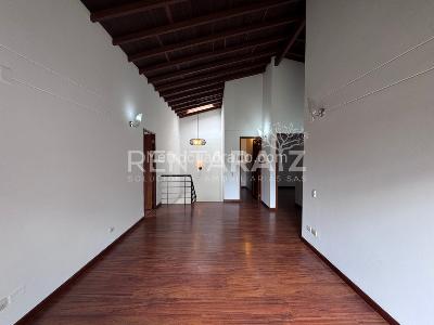 Casa de 3 alcobas en venta en Loma Del Chocho, Envigado, 247 m² · foto 3 de 20