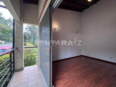 Casa de 3 alcobas en venta en Loma Del Chocho, Envigado, 247 m² · foto 12 de 20