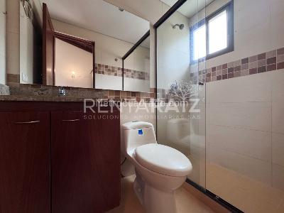 Casa de 3 alcobas en venta en Loma Del Chocho, Envigado, 247 m² · foto 13 de 20