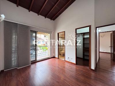 Casa de 3 alcobas en venta en Loma Del Chocho, Envigado, 247 m² · foto 14 de 20