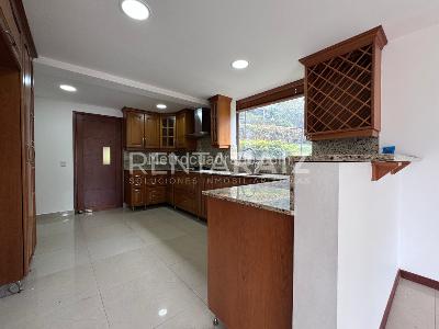Casa de 3 alcobas en venta en Loma Del Chocho, Envigado, 247 m² · foto 18 de 20